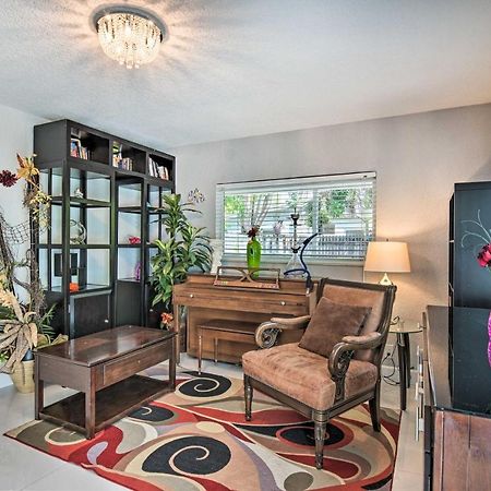 Shady And Eclectic Fort Lauderdale Dwelling With Yard! Bagian luar foto