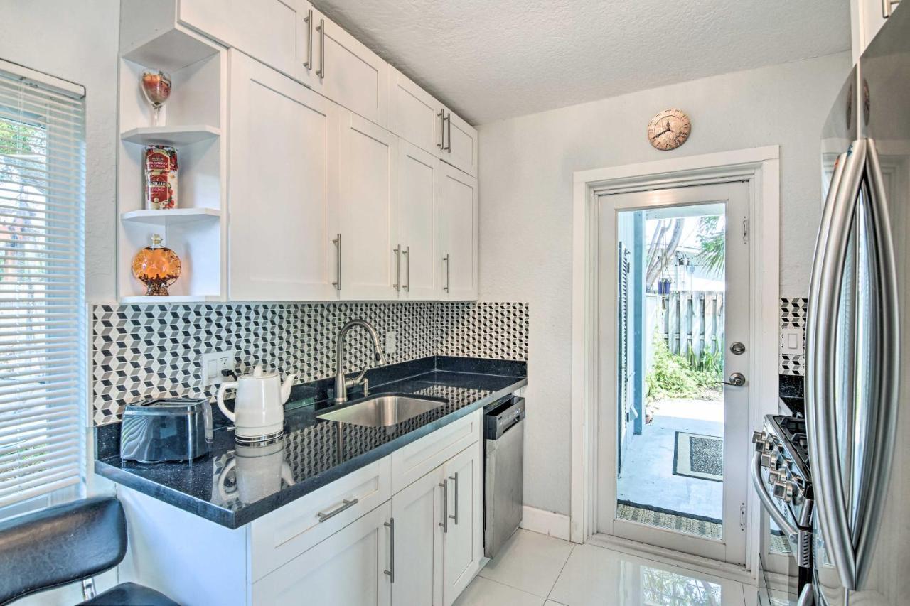 Shady And Eclectic Fort Lauderdale Dwelling With Yard! Bagian luar foto